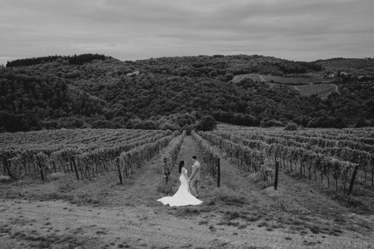 Wide landscape couple portrait in Chianti, Tuscany
