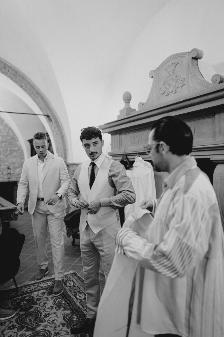 groom getting ready in villa cini